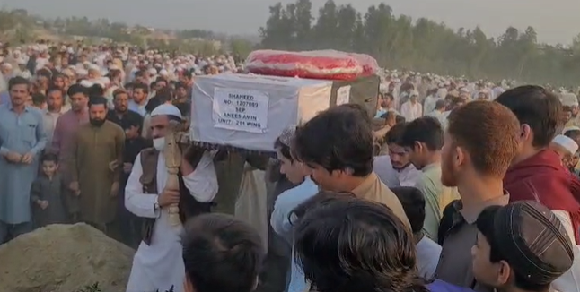 د پاک فوج ځوان انیس امین جنازه مونځ کاټلنګ الو کلی کښې ادا شوې Funeral of Pak Army youth Anis Amin held in Munj Katlang Alu village