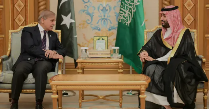 پاکستان او سعودي عرب اقتصادي تعاؤن فريم ورک شروع کولو باندې اتفاق کړې Pakistan, Saudi Arabia agree to launch economic cooperation framework