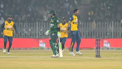 سه فريقي ټي ټوينټي سيريز ،سري لنکا په شپږ رنز پاکستان ته شکست ورکړې Sri Lanka reaches final of tri-nation series after beating Pakistan by 6 runs