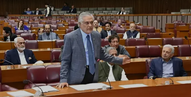 اووۀ ويشتم آئيني ترميم به بحث لپاره ډير زر پارليمان کښې پيش کولې شي،اسحاق ډار 27th Constitutional Amendment to be presented for discussion, says Deputy Prime Minister Ishaq Dar