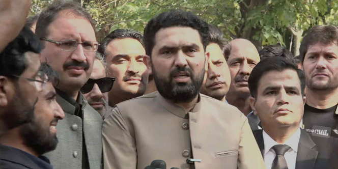 وزير اعلیٰ سهيل آفريدي پشمول د پي ټي آئي مشرانو وارنټ ګرفتاري جاري، د پوليس په کے پي هاؤس چهاپه Arrest warrants issued for Chief Minister Sohail Afridi and other PTI leaders, police raid KP House