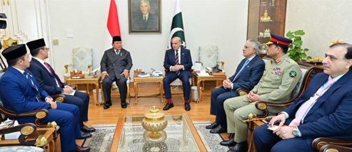 د پاکستان او انډونيشيا ترمينځ مختلفو شعبو کښې تعاون او معاهدو باندې لاسليک، انډونيشين صدر اهم ملاقاتونه هم کړي Pakistan and Indonesia sign agreements on cooperation in various sectors, Indonesian President also holds important meetings