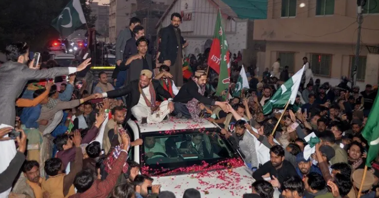 سټريټ موومنټ په ذريعه به د باني پي ټي آئي پيغام ټول ملک ته رسوم، وزیراعلیٰ سهيل آفريدي PTI founder's message will be conveyed across the country through street movement, says Sohail Afridi