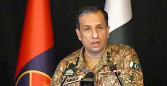 د ترهه ګرۍ خلاف جنګ بيانيې نه پاک فوج هيڅوک نشي خوزولې، ترجمان پاک فوج ليفټيننټ جنرل احمد شريف چودهري No one can be swayed by the Pakistan Army's war on terror rhetoric, says Pakistan Army Spokesperson