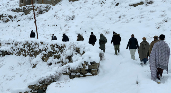 افغانستان کښې سخت باران او واورې تباهي خوره کړې، يو شپيتۀ کسان پحق رسيدلي، سل نه زيات ژوبل شوي Heavy rain and snow wreak havoc in Afghanistan, killing sixty-one people and injuring more than a hundred