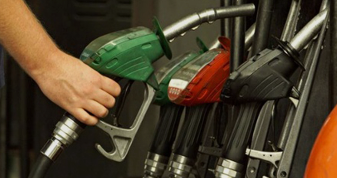 هائي آکټين فيول ليوي کښې لټر په سره دوه سوه روپۍ اضافې فيصله Hi-octane fuel levy increased by Rs. 200 per liter
