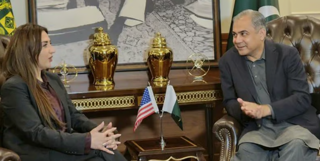 دامريکې نائب صدر ، نمائنده خصوصي زمونږ خاص ميلمانۀ دي، داخله وزير محسن نقوي The US Vice President, Special Representative, is our special guest, Interior Minister Mohsin Naqvi.