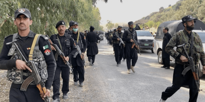 کرمه کښې د شرخوښو دوه ډلو ترمينح نښته، اتلس وسله وال وژلې شوي Eighteen militants killed in clash between two rival groups in Kurram