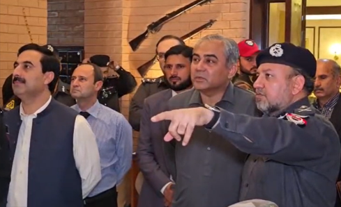 وفاقي وزير داخله محسن نقوي د خېبر پښتونخوا پوليس هيډ کوارټر دوره کړي Federal Interior Minister Mohsin Naqvi visited Khyber Pakhtunkhwa Police Headquarters