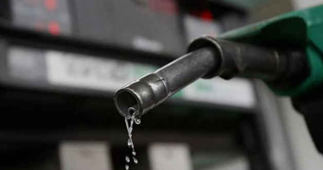 حکومت دپټروليم مصنوعات په نرخ کښې د لوئې کمي اعلان کړې The government has announced a major reduction in the prices of petroleum products.