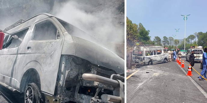 مري کښې سيلګرو په ګاډي اوور لګيدو پيښه، لس کسان مړۀ، ديارلس ژوبل شوي Ten dead, thirteen injured as tourist vehicle catches fire in Murree