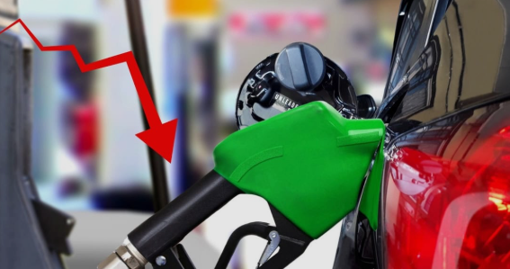 وفاقي حکومت پټرول په نرخ کښې د کمي اعلان کړې دې The federal government has announced a reduction in the price of petrol.