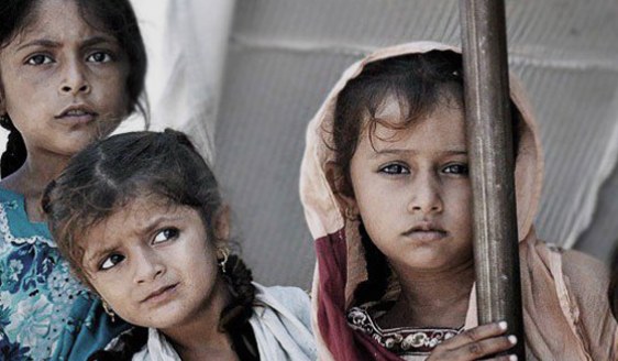 پاکستان کښې دوه نيم کروړه ماشومان کلونو راهسې سکولونو نه بهر کيدو انکشاف It has been revealed that 25 million children in Pakistan have been out of school for years.