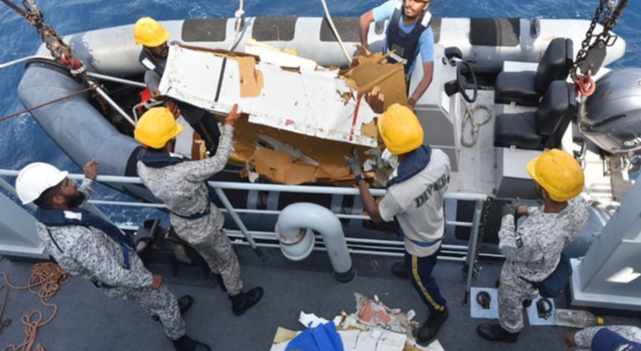شارجه نه پاکستان ته راتلو دوران بے درکه شوې کارګو جهاز ملبه موندلې شوي The wreckage of the cargo plane that went missing while en route from Sharjah to Pakistan has been found.
