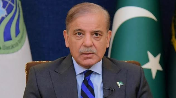 وزيراعظم شهبازشريف په سعودي عرب د حوثي باغيانو د بيلسټک ميزائل حملو په سختو ټکوکښې غندنه کړې Prime Minister Shehbaz Sharif has strongly condemned the ballistic missile attacks by Houthi rebels on Saudi Arabia.