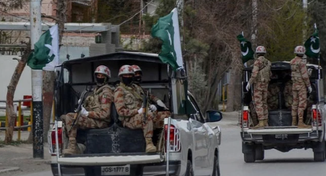 د بلوچستان په پنجګور ضلع کښې سيکيورټې فورسز آپريشن کړې، پنځه ترهه ګر وژلي شوي Security forces conducted an operation in the Panjgur district of Balochistan, killing five terrorists.