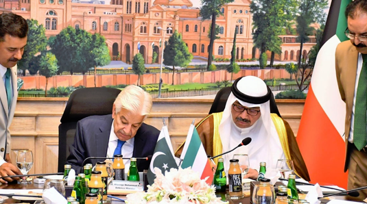 پاکستان او کويت د دفاعې تعاون زياتولو لپاره نوې لوظنامه باندې لاسليک کړې Pakistan and Kuwait signed a new protocol agreement to increase defense cooperation