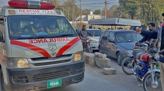 لکي مروت کښې دکور دننه د لاسي بم چاؤدنه، درې کسان پحق رسيدلي، درې ژوبل شوي Hand grenade explosion inside a house in Lakki Marwat: three people killed, three injured.