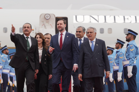 امريکې او ايران پشمول د بهر ملکونو مشرانو پاکستاني اولس ته د جشنِ آزادۍ اومبارکي ورکړې Leaders of foreign nations, including those from the United States and Iran, have extended Independence Day greetings to the people of Pakistan.