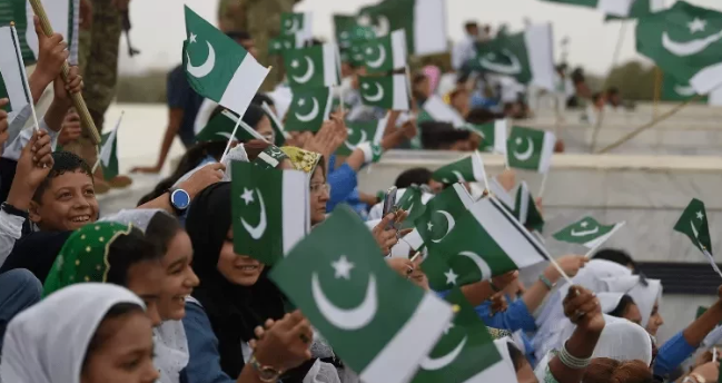 ټول ملک کښې نهه اويايم يوم آزادۍ قامي جوش او جذبې سره نمانځلې کيږي The 79th Independence Day is being celebrated across the country with national zeal and enthusiasm