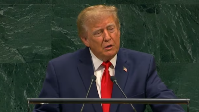 ايران په حواله لوئې فيصله کول غواړم، يا خو به ايران مکمل تباه شي او يا به ورته يوه بله موقع ورکړو، صدر ټرمپ I want to make a big decision regarding Iran. Either Iran will be completely destroyed or we will give it another chance, President Trump