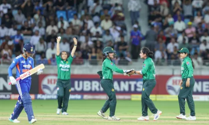 ويمنز ايشيا کپ اهم ميچ کښې بهارت په اووۀ وکټو پاکستان ته شکست ورکړې India beat Pakistan by seven wickets in crucial Women's Asia Cup match