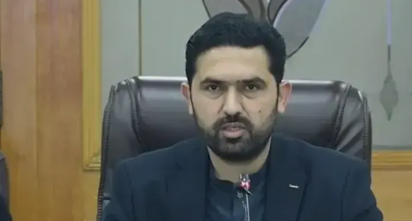 سهېل آفریدی په حفاظتي تحویل کښې په شاهې مهمان خانه کښې شپې سبا کوي Sohail Afridi is spending his nights in protective custody at the Shahi Guest House.